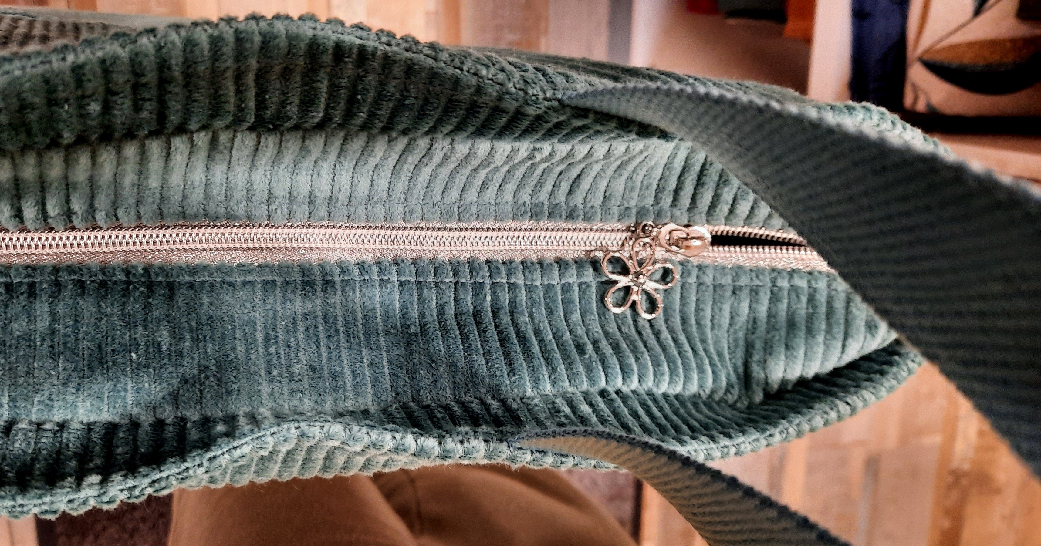 Sac velours bleu de la boutique