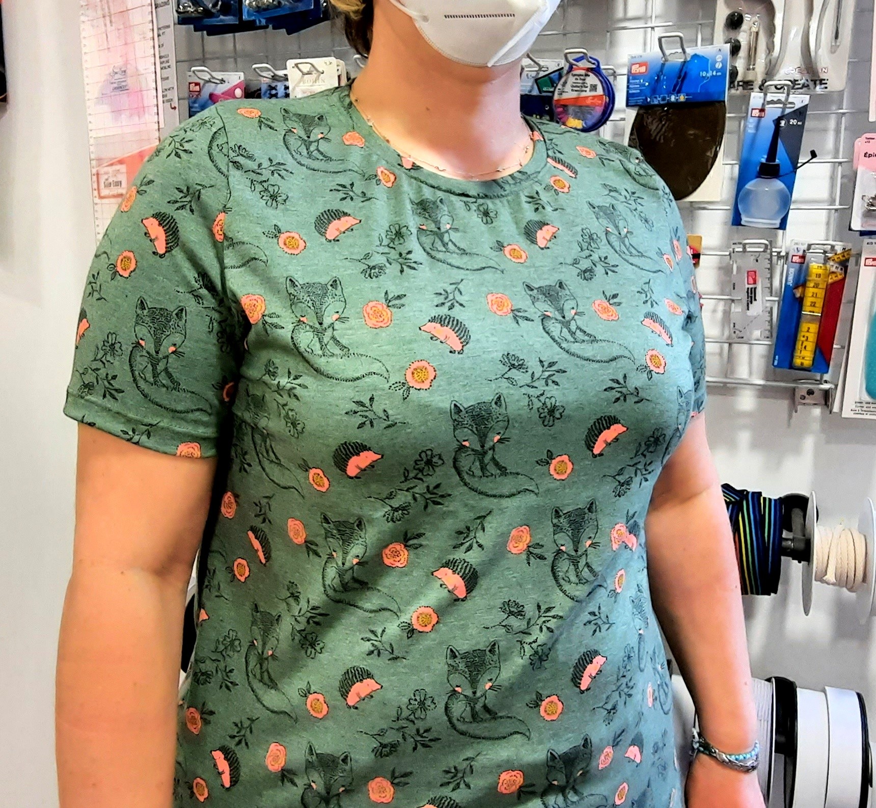 T shirt cousue par Cindy ( jersey de la boutique)