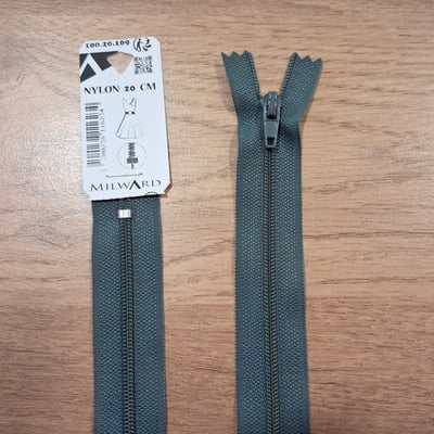 169 20 cm zip