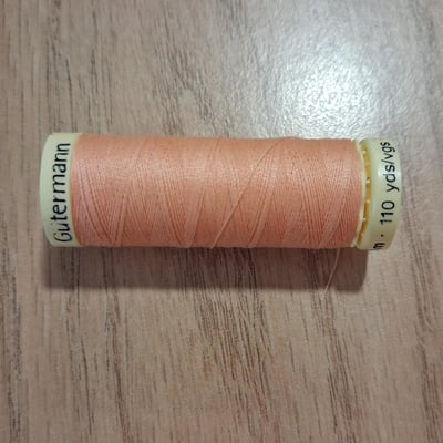 586