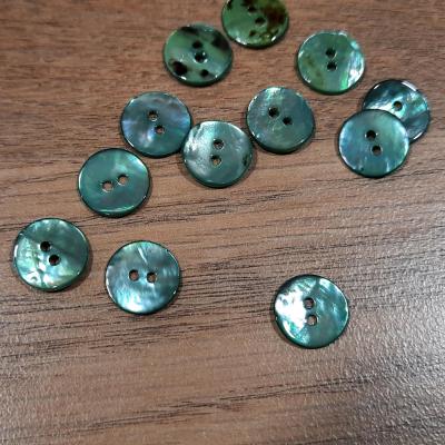 Bouton nacre 12 mm 0 40 vert