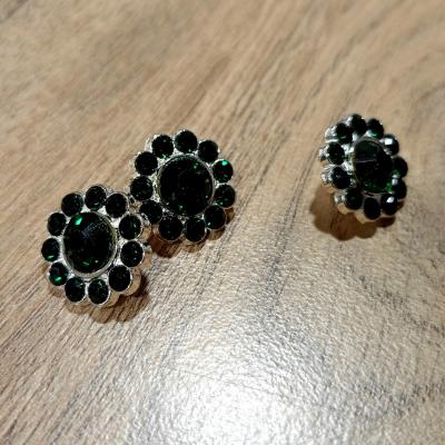Bouton vert strass 15 mm