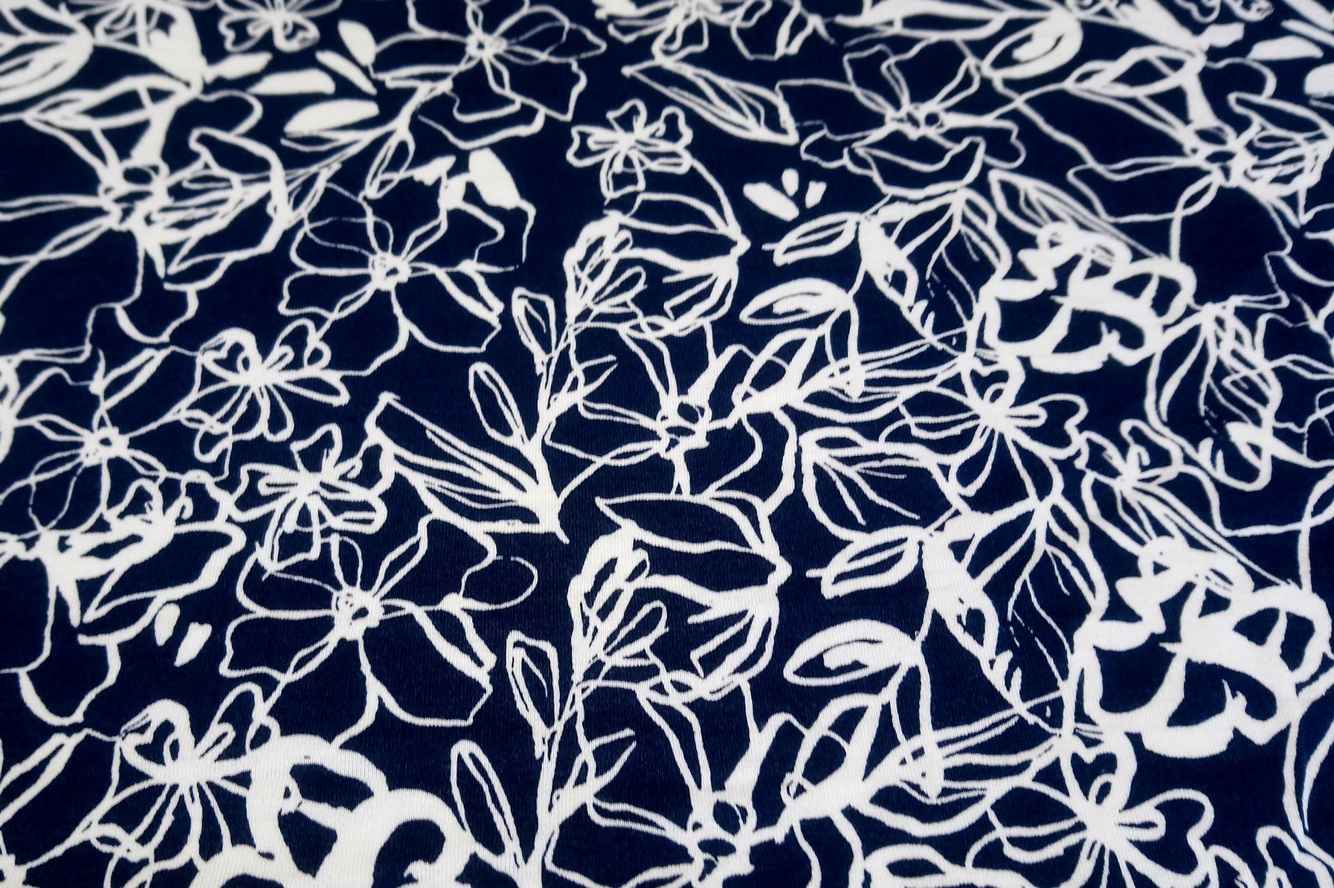 Viscose extensible marine
